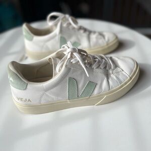 Veja campo sneaker women’s size 9